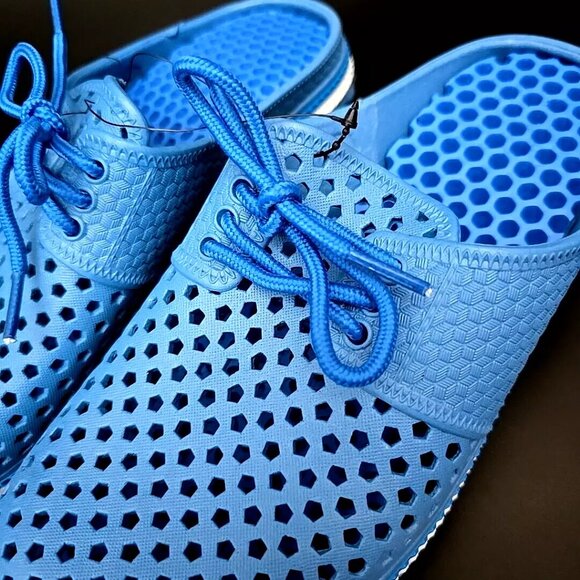 Cromer Resortwear Clogs Blue and White Girls Size 4/5 NWT - Picture 2 of 12